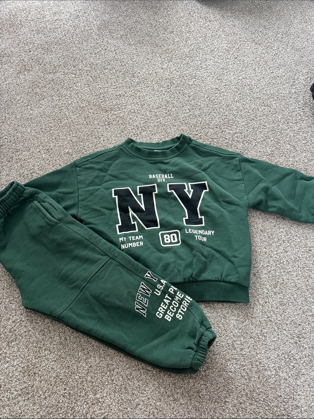 Zara Green NY Sweatshirt and Joggers Set
